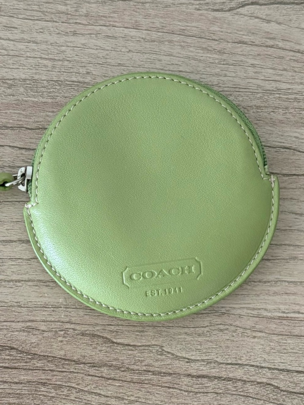 COACH 90s vintage Round Leather Coin Pouch in Light